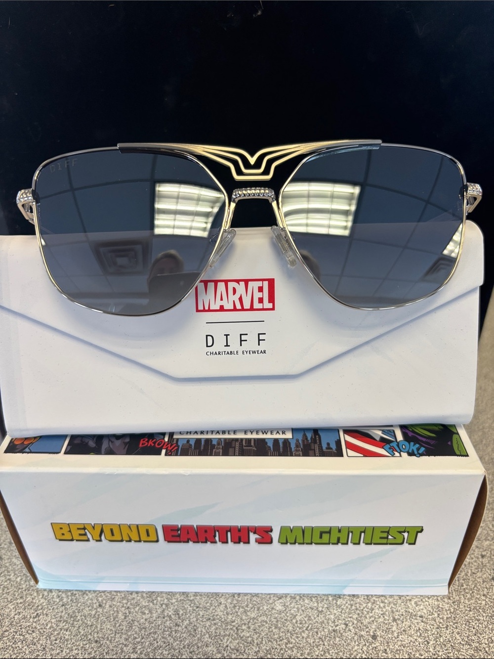 Diff Eyewear Marvel Aviator Sunglasses in Silver and Gray
